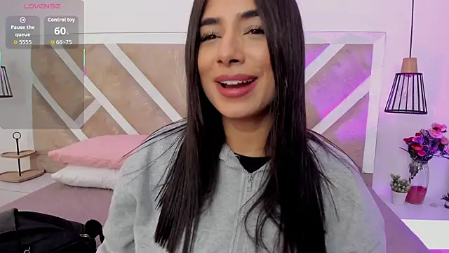 Snapshot of ZiaCalifa chatting on 07.22.26 ZiaCalifa online show from 07.22.26