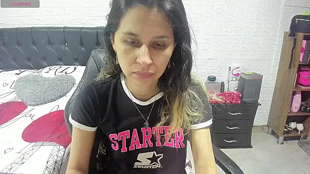 Snapshot of lauren_ashlee chatting on 01.06.25 lauren ashlee online show from 01.06.25