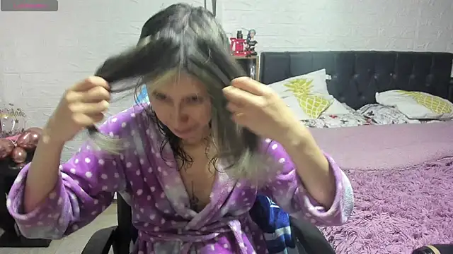 Snapshot of lauren_ashlee chatting on 02.19.25 lauren ashlee online show from 02.19.25