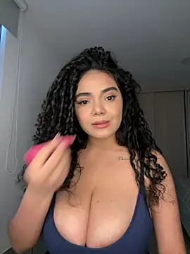 Snapshot of Mariecurl chatting on 07.19.26 Mariecurl online show from 07.19.26