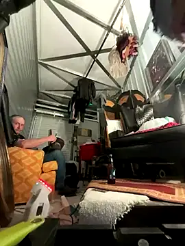 Snapshot of SummerBlueMoon chatting on 09.24.25 SummerBlueMoon online show from 09.24.25