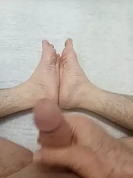 Snapshot of Hardapple01 chatting on 12.05.24 Hardapple01 online show from 12.05.24