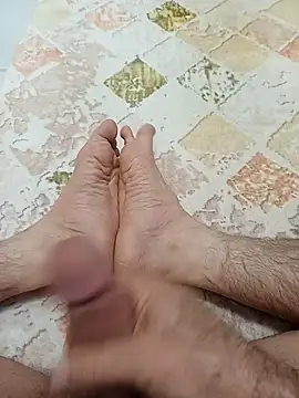 Snapshot of Hardapple01 chatting on 01.12.25 Hardapple01 online show from 01.12.25