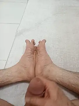 Snapshot of Hardapple01 chatting on 03.16.25 Hardapple01 online show from 03.16.25