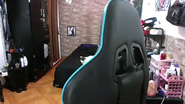 AngelaQueen  online show from 11.23.25