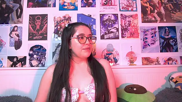 snowblack  online show from 02.15.25