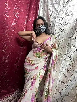 Snapshot of LuscousPussy chatting on 12.08.24 LuscousPussy online show from 12.08.24