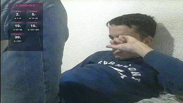 Snapshot of Tombgy07 chatting on 12.12.24 Tombgy07 online show from 12.12.24