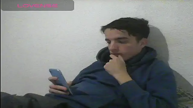 Snapshot of Tombgy07 chatting on 03.04.25 Tombgy07 online show from 03.04.25