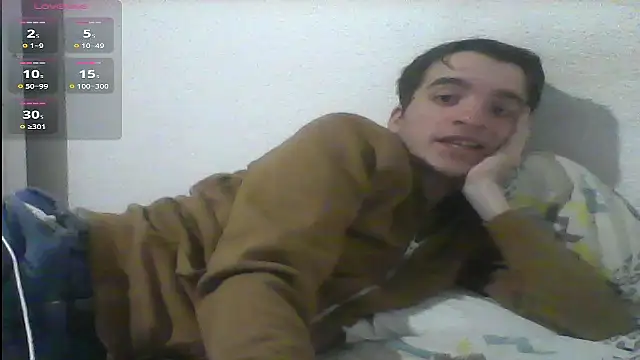 Snapshot of Tombgy07 chatting on 03.18.25 Tombgy07 online show from 03.18.25