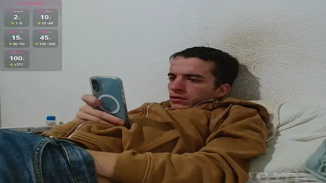 Snapshot of Tombgy07 chatting on 09.27.25 Tombgy07 online show from 09.27.25