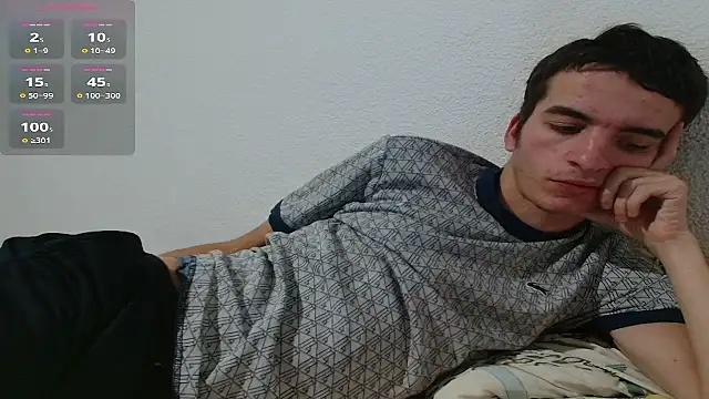 Snapshot of Tombgy07 chatting on 10.13.25 Tombgy07 online show from 10.13.25