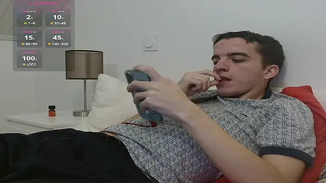 Snapshot of Tombgy07 chatting on 12.15.25 Tombgy07 online show from 12.15.25