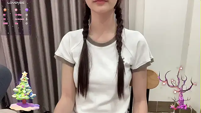 Snapshot of Your-Sunshine chatting on 12.01.24 Your-Sunshine online show from 12.01.24