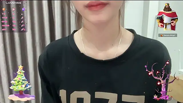 Snapshot of Your-Sunshine chatting on 01.04.25 Your-Sunshine online show from 01.04.25