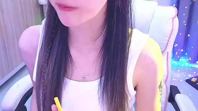 Snapshot of Your-Sunshine chatting on 01.28.25 Your-Sunshine online show from 01.28.25