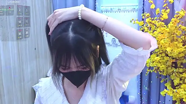 Snapshot of Your-Sunshine chatting on 02.02.25 Your-Sunshine online show from 02.02.25