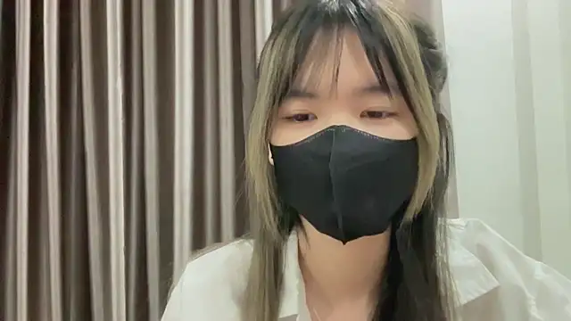 Snapshot of Your-Sunshine chatting on 02.08.25 Your-Sunshine online show from 02.08.25