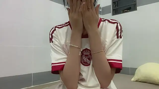 Snapshot of Your-Sunshine chatting on 02.19.25 Your-Sunshine online show from 02.19.25