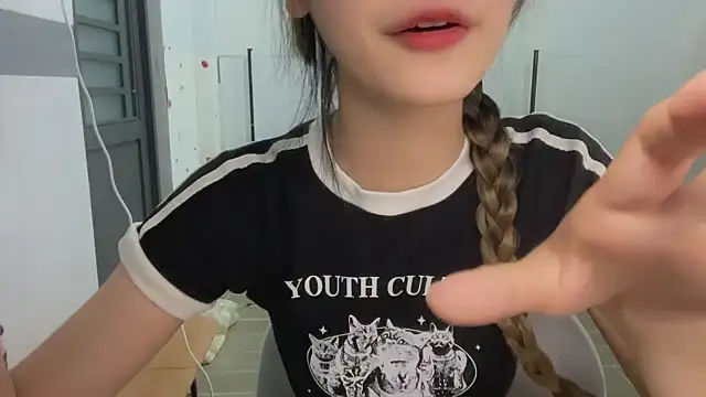 Snapshot of Your-Sunshine chatting on 03.16.25 Your-Sunshine online show from 03.16.25