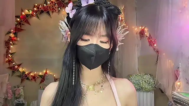 Snapshot of Your-Sunshine chatting on 10.05.25 Your-Sunshine online show from 10.05.25