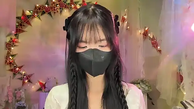 Snapshot of Your-Sunshine chatting on 10.07.25 Your-Sunshine online show from 10.07.25