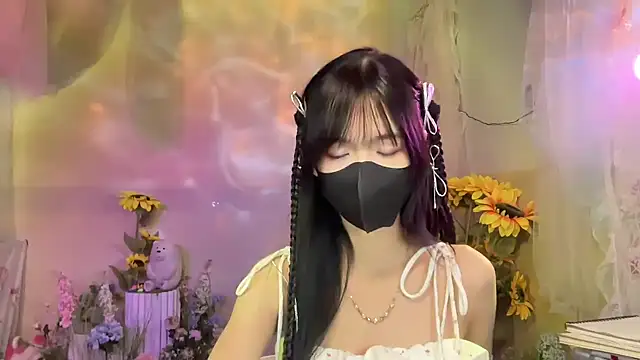 Snapshot of Your-Sunshine chatting on 10.11.25 Your-Sunshine online show from 10.11.25