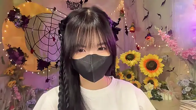 Snapshot of Your-Sunshine chatting on 10.14.25 Your-Sunshine online show from 10.14.25