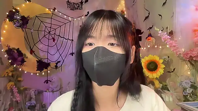 Snapshot of Your-Sunshine chatting on 10.15.25 Your-Sunshine online show from 10.15.25