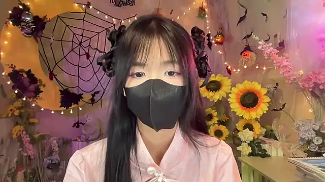 Snapshot of Your-Sunshine chatting on 10.16.25 Your-Sunshine online show from 10.16.25