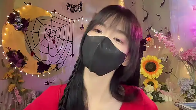 Snapshot of Your-Sunshine chatting on 10.18.25 Your-Sunshine online show from 10.18.25