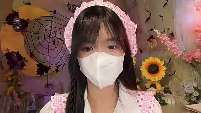 Snapshot of Your-Sunshine chatting on 10.19.25 Your-Sunshine online show from 10.19.25