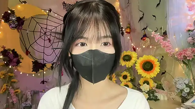 Snapshot of Your-Sunshine chatting on 10.21.25 Your-Sunshine online show from 10.21.25