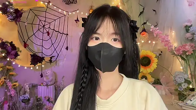 Snapshot of Your-Sunshine chatting on 10.24.25 Your-Sunshine online show from 10.24.25