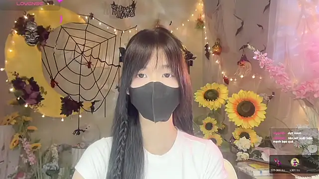 Snapshot of Your-Sunshine chatting on 10.27.25 Your-Sunshine online show from 10.27.25