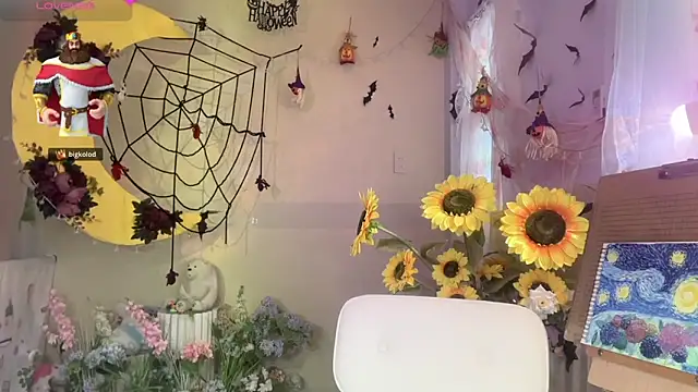 Snapshot of Your-Sunshine chatting on 11.08.25 Your-Sunshine online show from 11.08.25