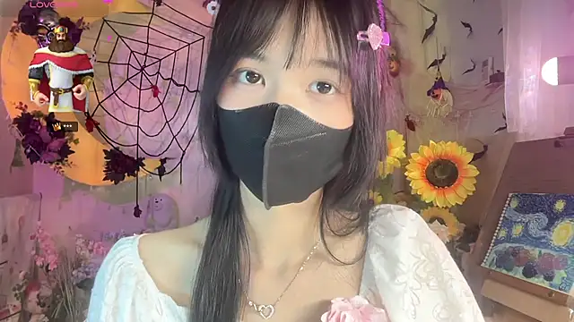 Snapshot of Your-Sunshine chatting on 11.10.25 Your-Sunshine online show from 11.10.25