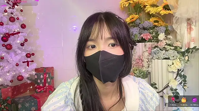 Snapshot of Your-Sunshine chatting on 11.14.25 Your-Sunshine online show from 11.14.25