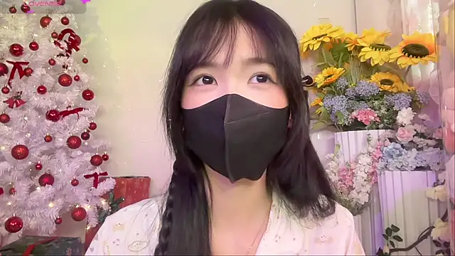 Snapshot of Your-Sunshine chatting on 11.17.25 Your-Sunshine online show from 11.17.25