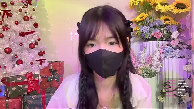 Snapshot of Your-Sunshine chatting on 11.18.25 Your-Sunshine online show from 11.18.25