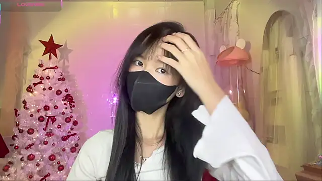 Snapshot of Your-Sunshine chatting on 11.24.25 Your-Sunshine online show from 11.24.25