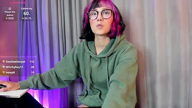Snapshot of tati_cardenas chatting on 03.18.25 tati cardenas online show from 03.18.25