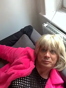 Snapshot of hoerige-masonutte chatting on 10.01.25 hoerige-masonutte online show from 10.01.25