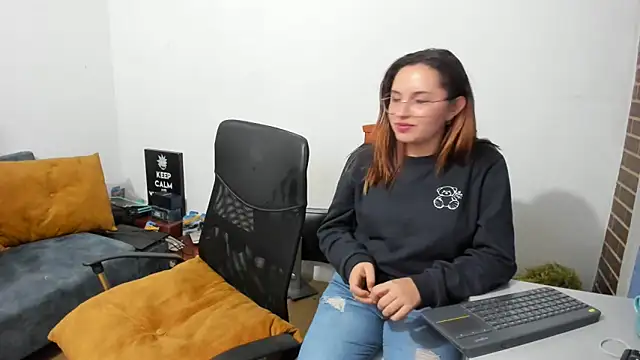  girls on fire  online show from 03.01.25