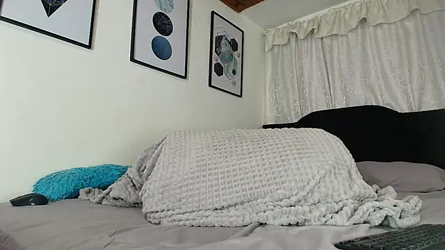 Snapshot of sam_her chatting on 09.11.25 sam her online show from 09.11.25