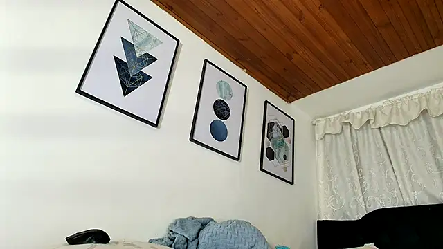 Snapshot of sam_her chatting on 10.06.25 sam her online show from 10.06.25