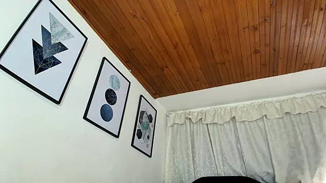 Snapshot of sam_her chatting on 10.10.25 sam her online show from 10.10.25