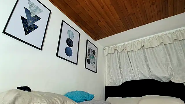 Snapshot of sam_her chatting on 10.20.25 sam her online show from 10.20.25