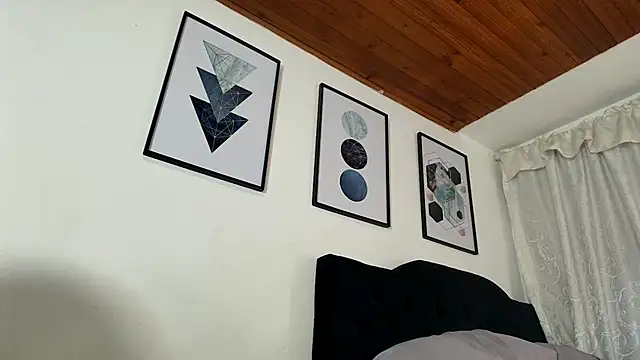 Snapshot of sam_her chatting on 10.25.25 sam her online show from 10.25.25