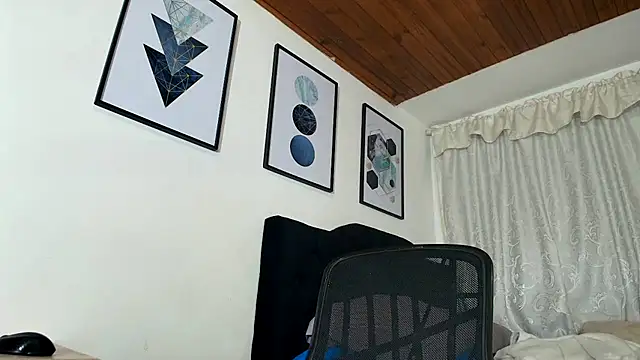 Snapshot of sam_her chatting on 11.02.25 sam her online show from 11.02.25